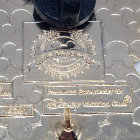 Disney DVC Copper Creek Lumberjack Mickey Pin - Picture 6 of 8